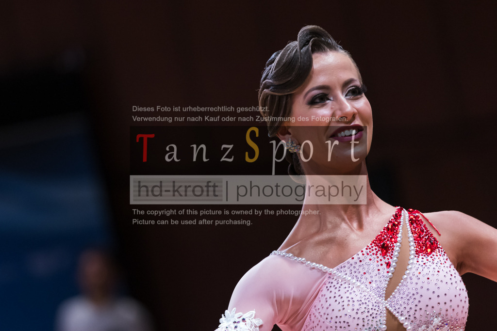 20250821_WDSF_GS_Std_R1_B1_3694 | Tanzsportbilder, Standardtanz, Lateintanz, WDSF, DTV, LTVB, dancecomp, goc, hessen tanzt, blaues band der spree, walzer, tango, wiener walzer, slowfox, quickstepp, samba, rumba, cha-cha-cha, paso doble. jive, hd-kroft photography, turniertanzsport
