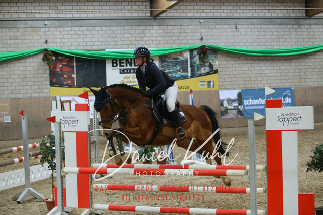 IMG_0696 | Turnierfotos kaufen im Webshop von Daniel Kuhl Photography – entdecke professionelle Reitsportfotos aus Turnieren & Events. Hochwertige Turnierbilder online bestellen & sichern. Jetzt Fotos von Reitsportturnieren kaufen!