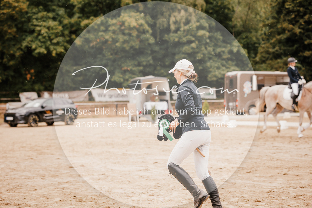 3I6A6436 | Stimmungsvolle Portraits und Reitsportfotografie im Ruhrgebiet und im Münsterland.

Pferdefotografie, Hundefotografie, Tierfotografie, Reportagen, Portraits von Tier und Mensch, Turnierfotografie in Bochum, Recklinghausen, Marl, Haltern am See, Dülmen.. - Realisiert mit Pictrs.com