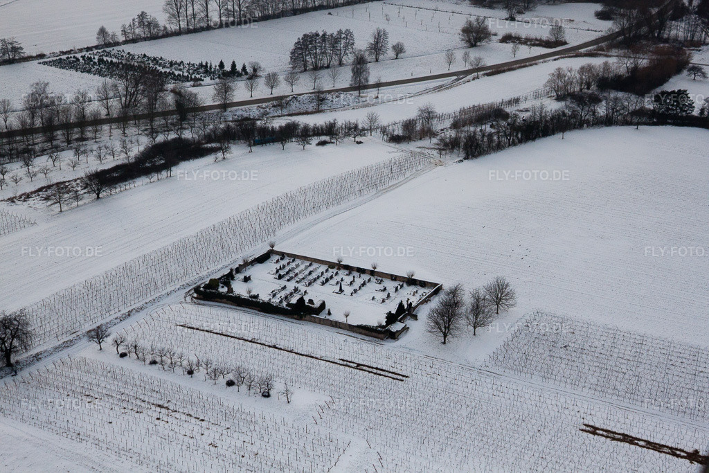 Luftbild: Friedhof im Schnee im Ortsteil Kleinsteinfeld in Niederotterbach im Bundesland Rheinland-Pfalz in Deutschland. Foto: IMG_23650.jpg vom 16.01.2010 durch Werner Riehm/FLY-FOTO.de