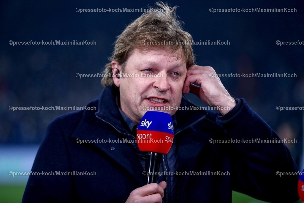 S0401022501013 | 01.02.2025, Fußball, FC Schalke 04 - 1. FC Magdeburg, 2.. Fußball Bundesliga, 20. Spieltag, Veltins-Arena Gelsenkirchen, Saison 2024 2025: Youri Mulder (S04 Sportdirektor)DFB regulations prohibit any use of photographs as image sequences and or quasi-video.