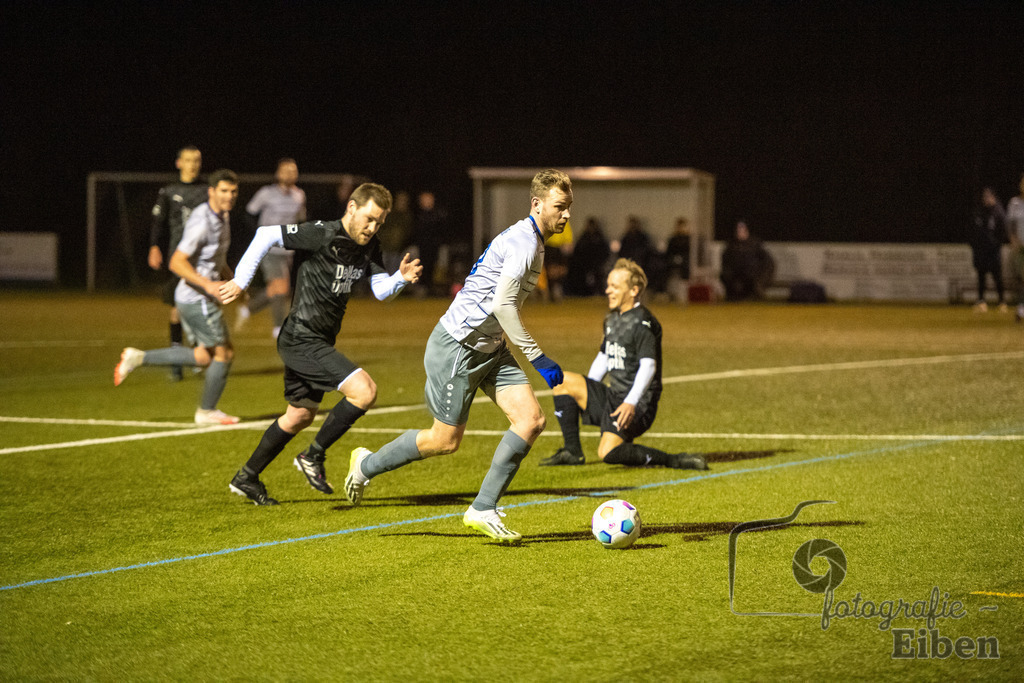FC Rastede-TuS Eversten | FC Rastede (blau)-TuS Eversten (schwarz) am 26.01.2024; in Rastede (Sportanlage Köttersweg), Photo: Philip Eiben 2023 - Realisiert mit Pictrs.com