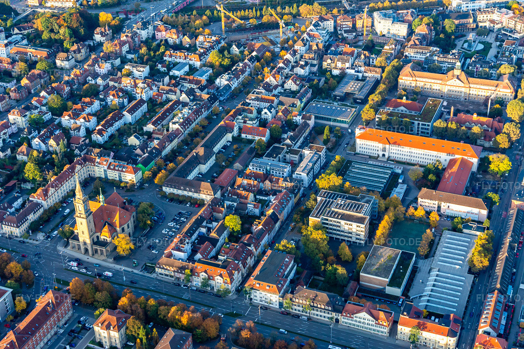 Luftbild: Kirchengebäude Friedenskirche am Karlsplatz in Ludwigsburg im Bundesland Baden-Württemberg in Deutschland. Foto: IMG_119077.jpg vom 14.10.2019 durch Werner Riehm/FLY-FOTO.de