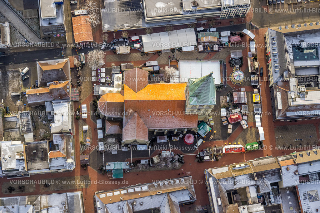 Hamm221203175 | Luftbild, Winterliche evang. Pauluskirche, Weihnachtsmarkt mit Eislauffläche, Mitte, Hamm, Ruhrgebiet, Nordrhein-Westfalen, Deutschland
