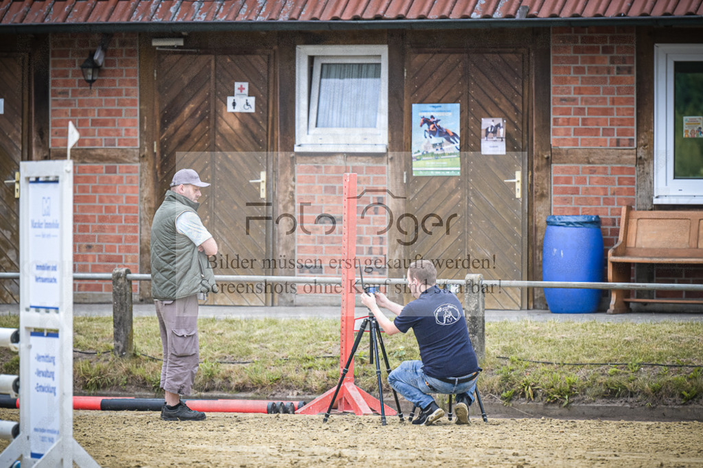 DOS_1360 | Entdecke hochwertige Reitturnierfotos von Foto Oger. Professionell, emotional und authentisch – jetzt Lieblingsmomente im Shop bestellen.Deutschlandweite Turnierfotografie. - Realisiert mit Pictrs.com