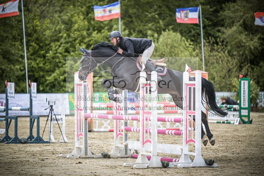 DOS_4957 | Entdecke hochwertige Reitturnierfotos von Foto Oger. Professionell, emotional und authentisch – jetzt Lieblingsmomente im Shop bestellen.Deutschlandweite Turnierfotografie. - Realisiert mit Pictrs.com