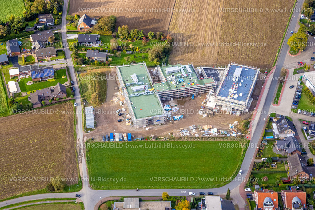 Hamminkeln241010805 | Luftbild, Baustelle und Neubau von Wohnhäusern an der Roßmühle, Hamminkeln, Niederrhein, Nordrhein-Westfalen, Deutschland