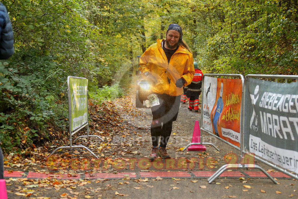 251026_1444_EX1_4206 | Sportfotografie im Rhein-Sieg Kreis, Köln, Bonn, NRW, Rheinland Pfalz, Hessen, etc. Unser Tätigkeitsfeld umfasst den Laufsport vom Volkslauf über den Marathon, Duathlon, Triathon bis zum Ultralauf wie Kölnpfad Ultra oder Schindertrail.