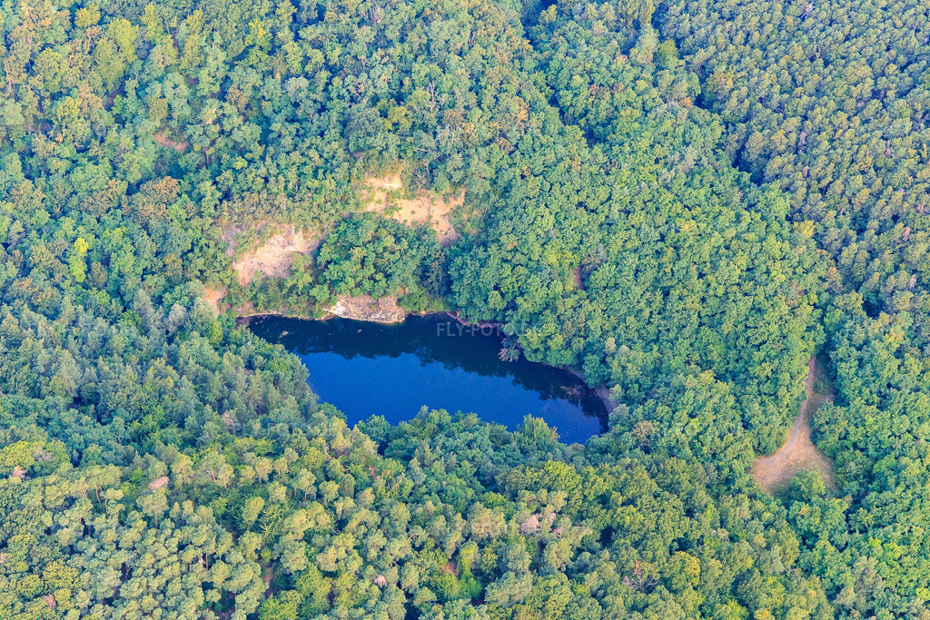 Luftbild: Basalt-Steinbruch in Forst an der Weinstraße im Bundesland Rheinland-Pfalz in Deutschland. Foto: IMG_108853.jpg vom 15.07.2018 durch Werner Riehm/FLY-FOTO.de