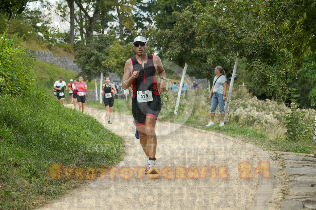 250824_1348_EX1_3717 | Sportfotografie im Rhein-Sieg Kreis, Köln, Bonn, NRW, Rheinland Pfalz, Hessen, etc. Unser Tätigkeitsfeld umfasst den Laufsport vom Volkslauf über den Marathon, Duathlon, Triathon bis zum Ultralauf wie Kölnpfad Ultra oder Schindertrail.