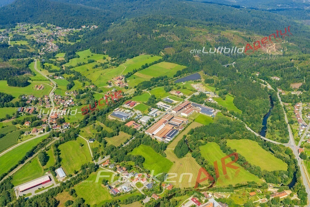 theresienthal-zwiesel-heimat-luftaufnahmen-7508-jahr-2025 | Schöne Luftaufnahme Theresienthal Zwiesel - Die Luftaufnahme wurde 2025 vom Flugzeug heraus erstellt ( keine Drohne ) - Hochauflösende Luftaufnahme - für professionelle Ausdrucke geeignet. Die Geschenkidee !Mit Lizenz und Bildrechte bestellbar