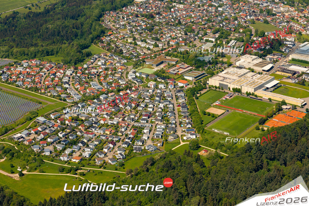 Das Luftbild zeigt :  Mutlangen - Die Luftaufnahme wurde 2024 vom UL-Flugzeug aus erstellt ( keine Drohne ) - Hochauflösende Luftaufnahme - Für grossformatige Ausdrucke geeignet. Die Geschenkidee !Mit Lizenz und Bildrechte bestellbar