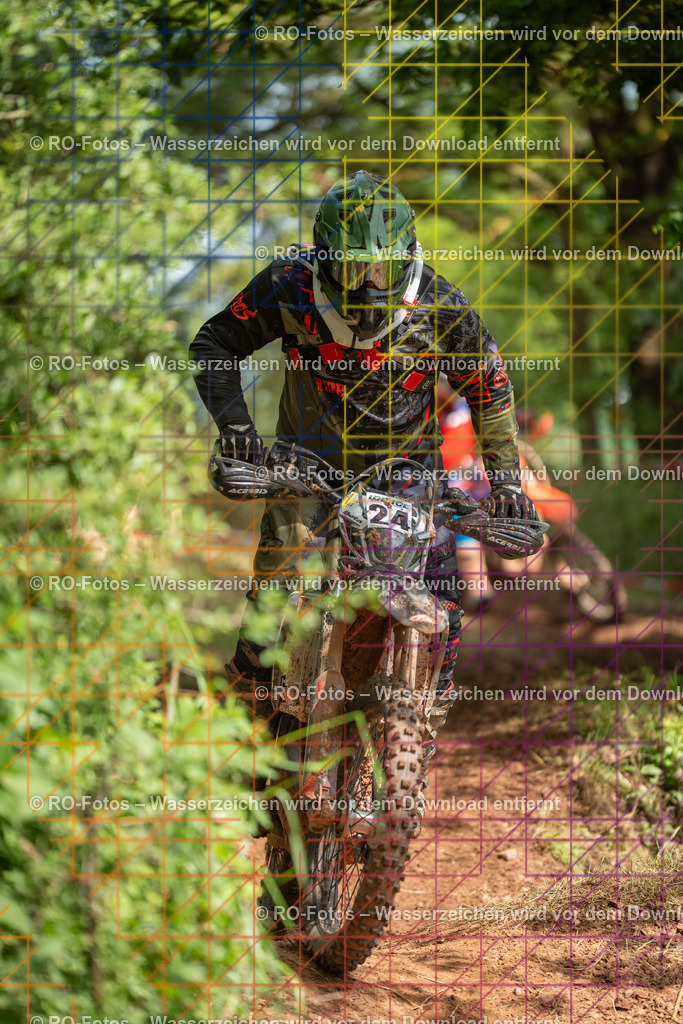 Wolfshausen 4 Lauf -1625 | Sportfotografie von RO-Fotos: Motorsport, Motocross, Enduro, Laufveranstaltungen und Triathlon. Professionelle Fotos von Sportlern und Events. - Realisiert mit Pictrs.com