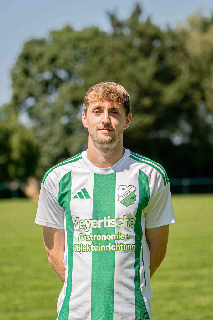Fußball I Herren I Saison 2026-2027 I Mannschaftsfoto I TuS Lutten I Bezirksliga Weser-Ems 4 I 29329 | jns.sportfotos - Realisiert mit Pictrs.com