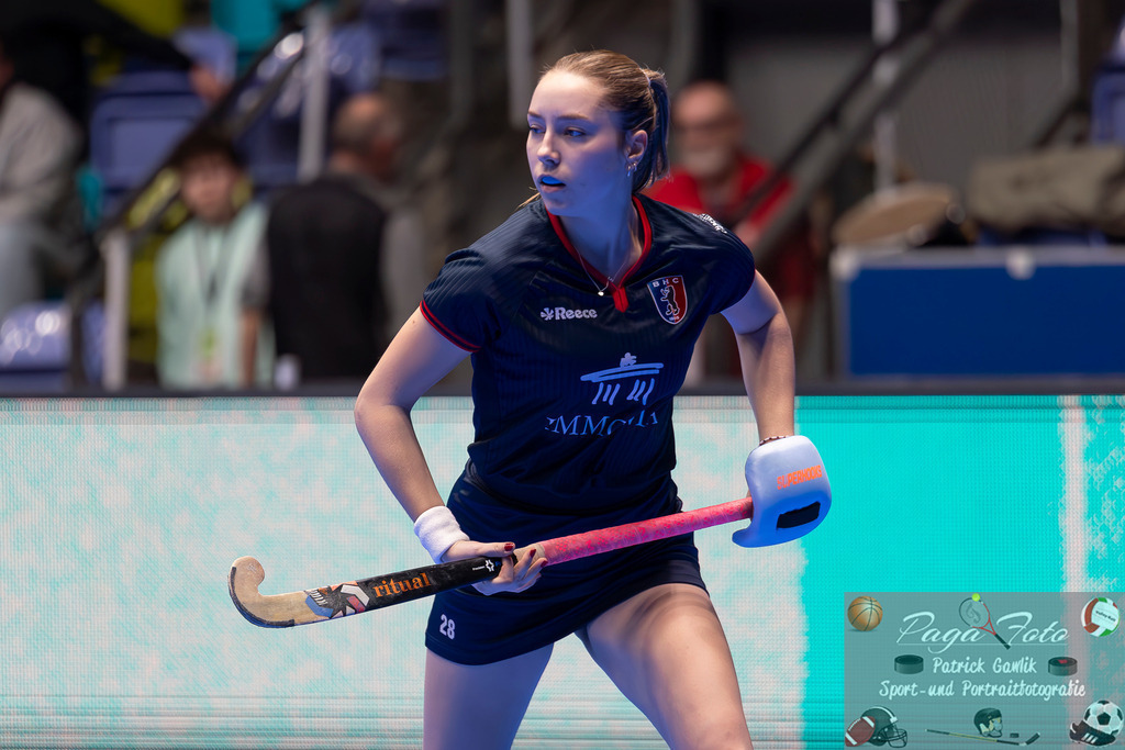 Volvo E.R.B. Final 4 Halbfinale Frauen: Der Club an der Alster - Berlienr HC, 25.01.2025 | Lotta Curanz (Berliner HC #28), Freisteller, Portrait, Porträt, Der Club an der Alster - Berlienr HC, Frankfurt, Süwag Arena, 25.1.2025 - Realisiert mit Pictrs.com