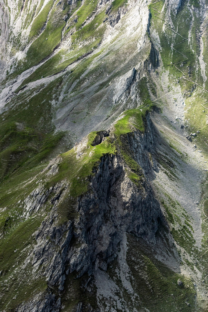 dr__0019336.jpg | TARRENZ 04.07.2017 Felsen- Massiv und Berglandschaft der Alpen in Tarrenz in Tirol, Österreich. // Rock and mountain landscape the Alps in Tarrenz in Tirol, Austria. Foto: Daniel Reiter