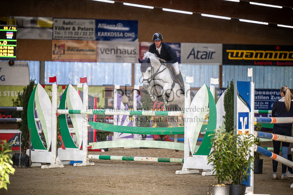 DOS_3099 | Entdecke hochwertige Reitturnierfotos von Foto Oger. Professionell, emotional und authentisch – jetzt Lieblingsmomente im Shop bestellen.Deutschlandweite Turnierfotografie. - Realisiert mit Pictrs.com