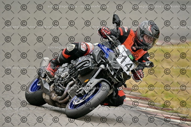 25bt05-1085 | markuskiefer.com - Realisiert mit Pictrs.com
