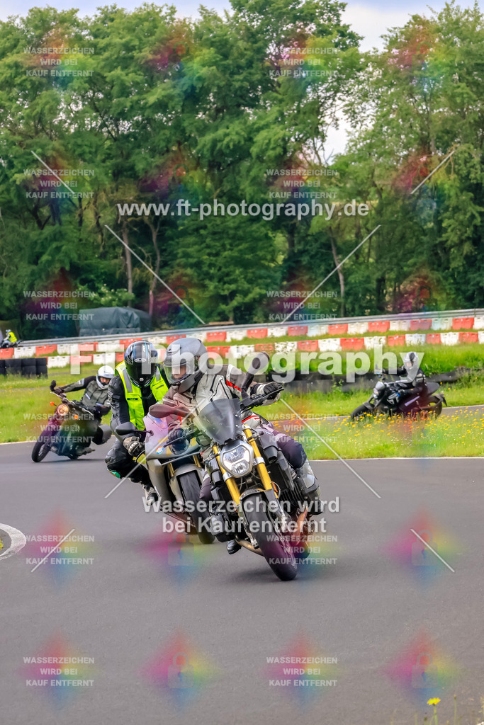 VBK-7343 | Hier findet Ihr Bilder von Touristenfahrten auf der Nürburgring Nordschleife oder von anderen Veranstaltungen die ich besucht habe. Viel Spass beim Durch Schauen 