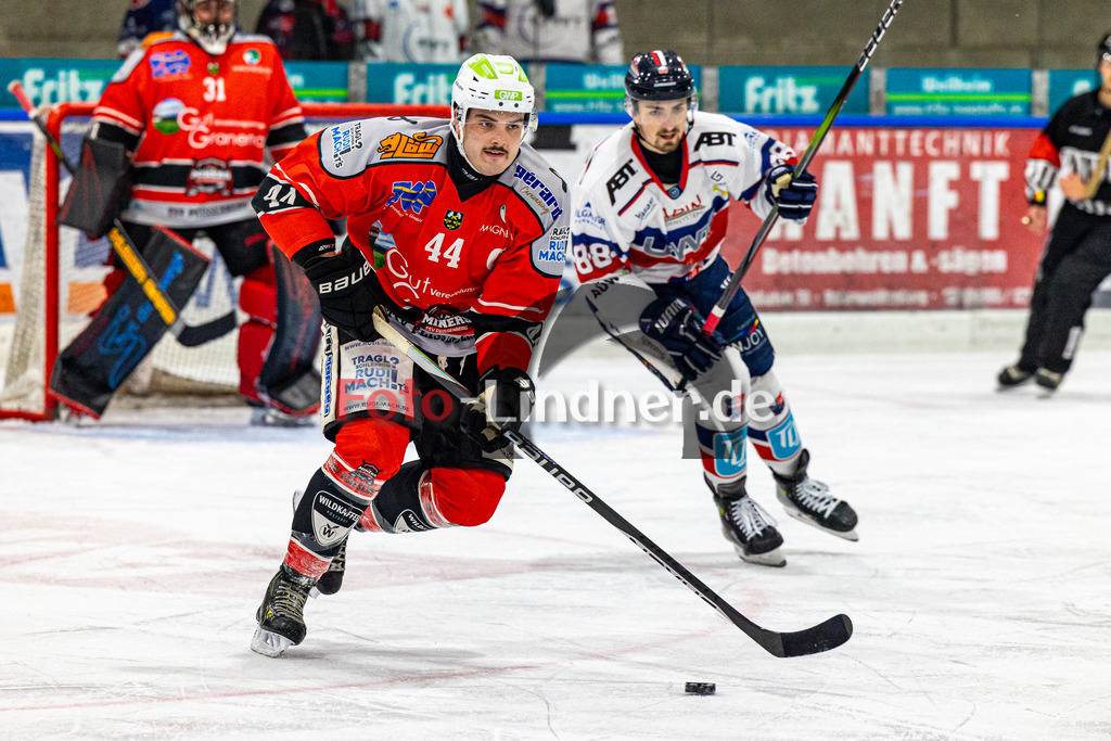TSV Peißenberg Miners vs ESC Kempten SHARKS | Eishockey Bayernliga 2023/2024, TSV Peißenberg Miners vs ESC Kempten SHARKS, 20240121,
Martin LIDL (Miners 44) in Aktion,
2024-01-21 in Peißenberg (Eisstadion)
44 Martin LIDL (Miners 44)
Copyright: WolfgangxLindner foto-lindner.de