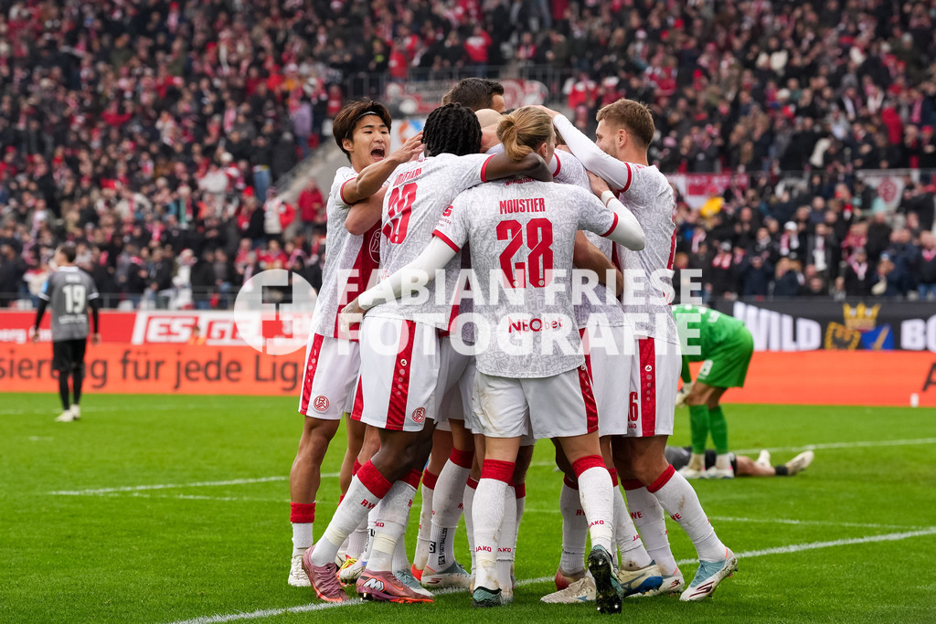 GER Rot-Weiss Essen vs. SSV Ulm, Fussball, 3. Liga, Spieltag 19, Saison 2025/2026, 20.12.2025 | GER Rot-Weiss Essen vs. SSV Ulm, Fussball, 3. Liga, Spieltag 19, Saison 2025/2026, 20.12.2025Foto: Fabian Friese - Realisiert mit Pictrs.com