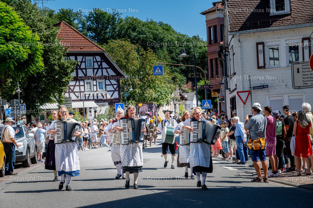 DSC_8043 | Das Burgfest Lindenfels ist ein farbenfrohes Trachtenfest mit Festumzug, Musik und gelebter Heimatkultur – ein Höhepunkt im Veranstaltungskalender des Odenwalds. 