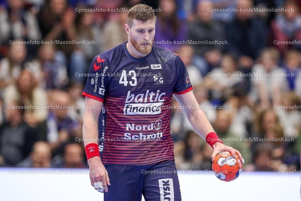 Gum11022501040 | 11.02.2025, Handball, European League - Hauptrunde Gruppe IV, VfL Gummersbach - SG Flensburg-Handewitt, Schwalbe-Arena: Blaz Blagotinsek (Flensburg-Handewitt #43)