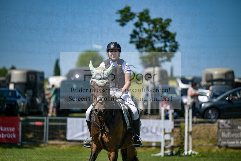 Reitturnier Voxtrup | Entdecke hochwertige Reitturnierfotos von Foto Oger. Professionell, emotional und authentisch – jetzt Lieblingsmomente im Shop bestellen.Deutschlandweite Turnierfotografie. - Realisiert mit Pictrs.com