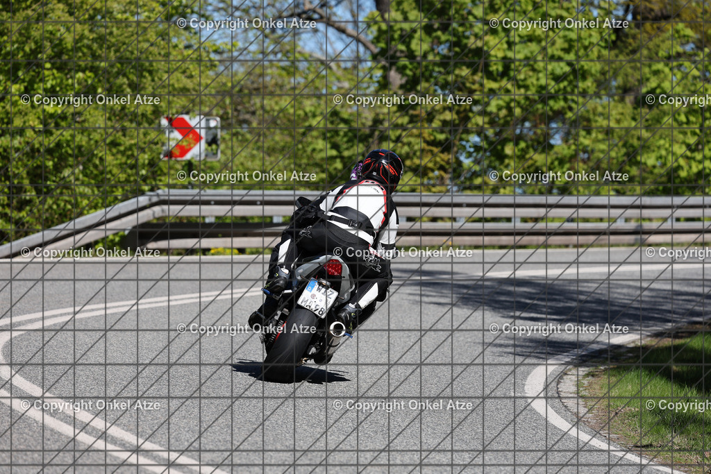 IMG_9045 | Fotograf am Kyffhäuser. Onkel Atze. Kyffhäuser Rennstrecke. Café36. Motorsportfotografie. - Realisiert mit Pictrs.com