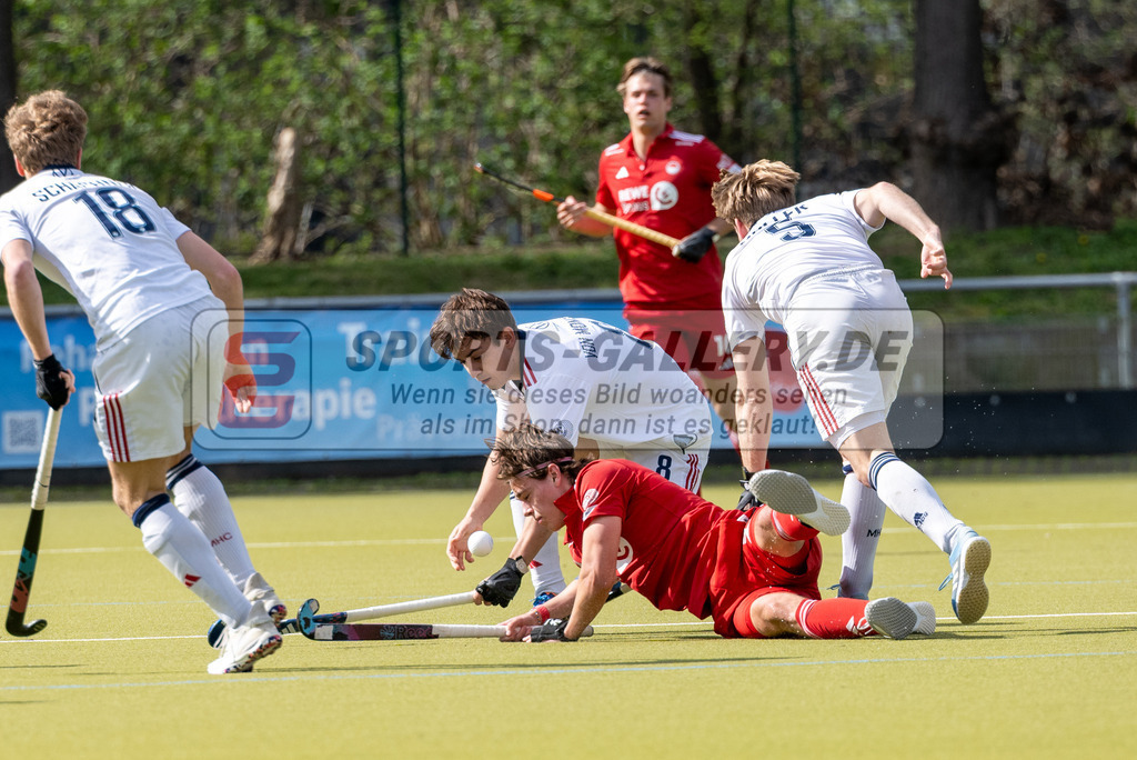 SFE_20260321_0077 | Köln, Deutschland, 21.03.26: Feldhockey 1. Bundesliga Herren zwischen Rot-Weiss Köln - Mannheimer HC im REWE Sportpark am 21.03.2026 in Köln, Deutschland. (Foto von Stephan Fehrmann)Köln, Germany, 21.03.26: Feldhockey 1. Bundesliga Herren between Rot-Weiss Köln - Mannheimer HC in REWE Sportpark at 21.03.2026 in Köln, Deutschland. (Foto from Stephan Fehrmann)