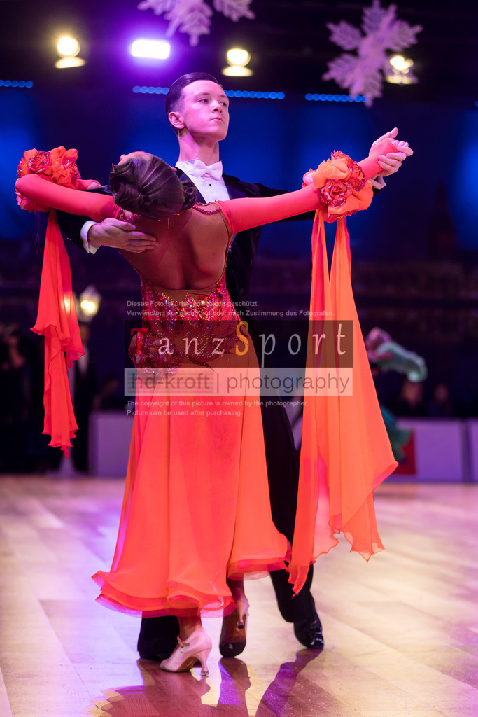 20241215_WDSF_Open_Youth_Std-Riga-8612 | Tanzsportbilder, Standardtanz, Lateintanz, WDSF, DTV, LTVB, dancecomp, goc, hessen tanzt, blaues band der spree, walzer, tango, wiener walzer, slowfox, quickstepp, samba, rumba, cha-cha-cha, paso doble. jive, hd-kroft photography, turniertanzsport