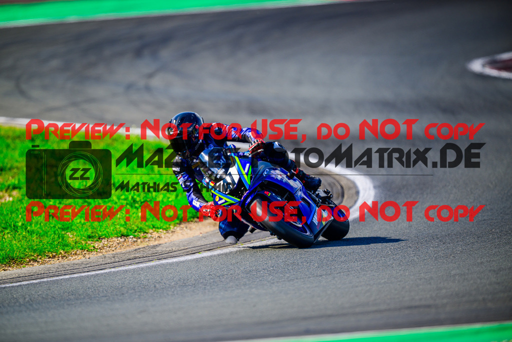 MaZZes_FotoMatrix_240601_6007705_2879 | R7