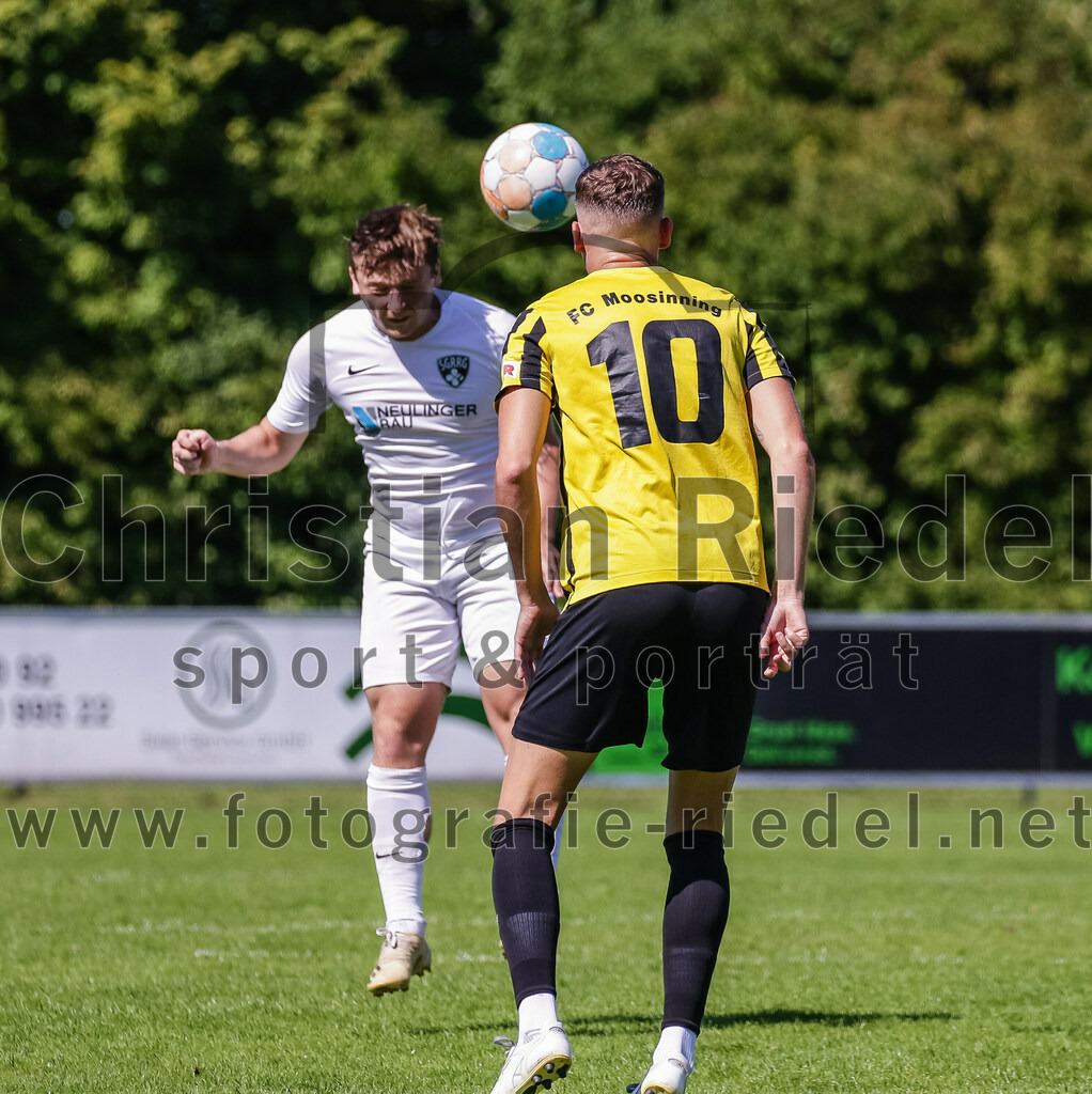 2023-08-19_025_FC_Moosinning_gegen_SV_Reichertsheim | Moosinning, Deutschland, 19.08.2023:
Fußball, Bezirksliga Oberbayern Ost 2023 / 2024, 5. Spieltag, FC Moosinning gegen SV Reichertsheim, Endergebnis: 0:4

Florian Jakob (FC Moosinning, #10)

Foto: Christian Riedel / fotografie-riedel.net