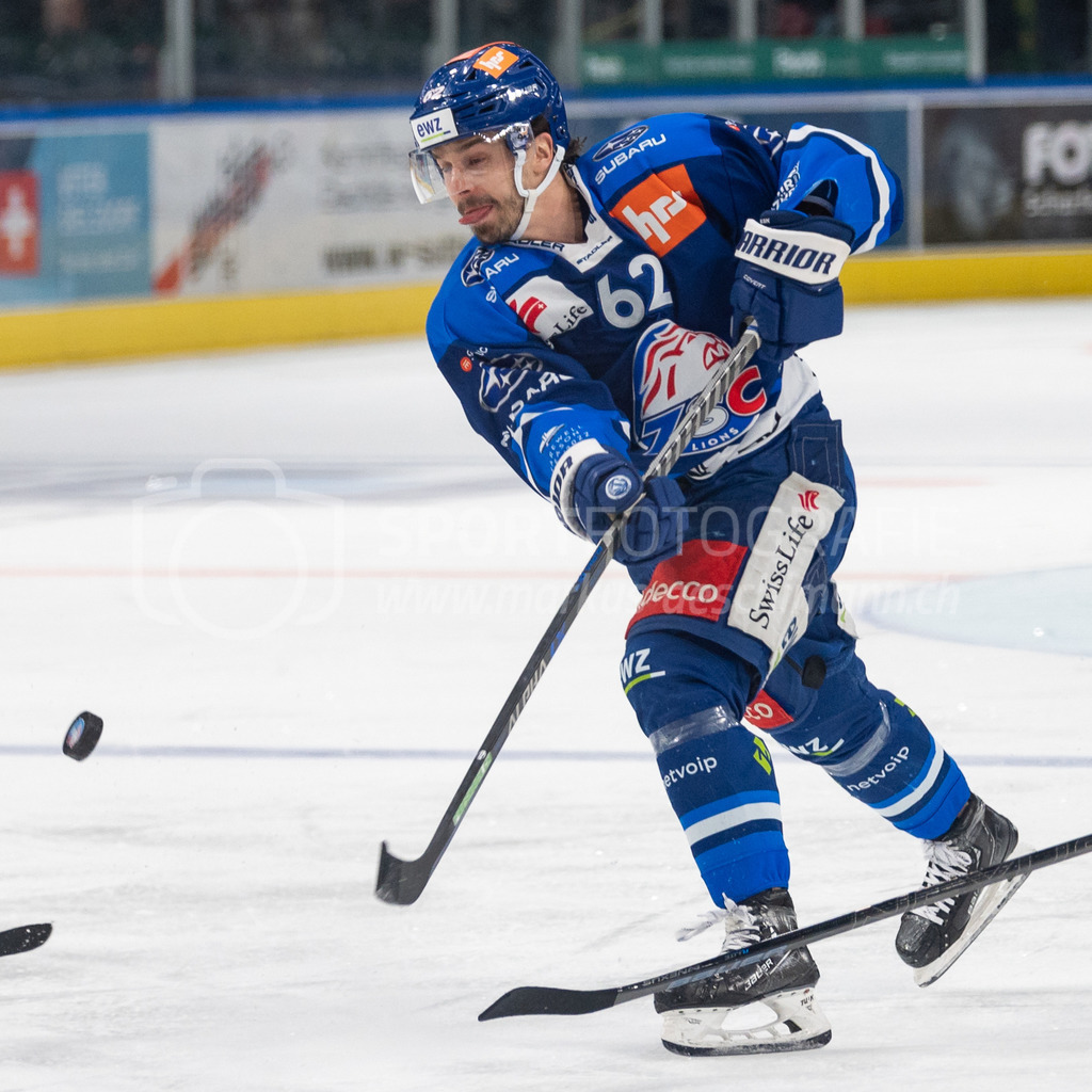 Playoffs: ZSC Lions - EHC Biel-Bienne | 04.04.2022, Zurich, Hallenstadion, Playoffs: ZSC Lions - EHC Biel-Bienne, #62 Denis Malgin (ZSC). - Realisiert mit Pictrs.com