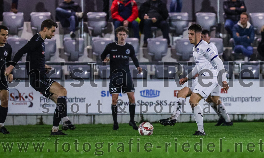 2024-03-15_085_FC_Schwaig_gegen_1_FC_Garmisch-Partenkirchen | Oberding, Deutschland, 15.03.2024:
Fußball, Landesliga Südost 2023 / 2024, 25. Spieltag, FC Schwaig gegen 1. FC Garmisch-Partenkirchen, Endergebnis: 4:0

Mario Simak (FC Schwaig, #5), Joshua Steindorf (FC Schwaig, #33)

Foto: Christian Riedel / fotografie-riedel.net