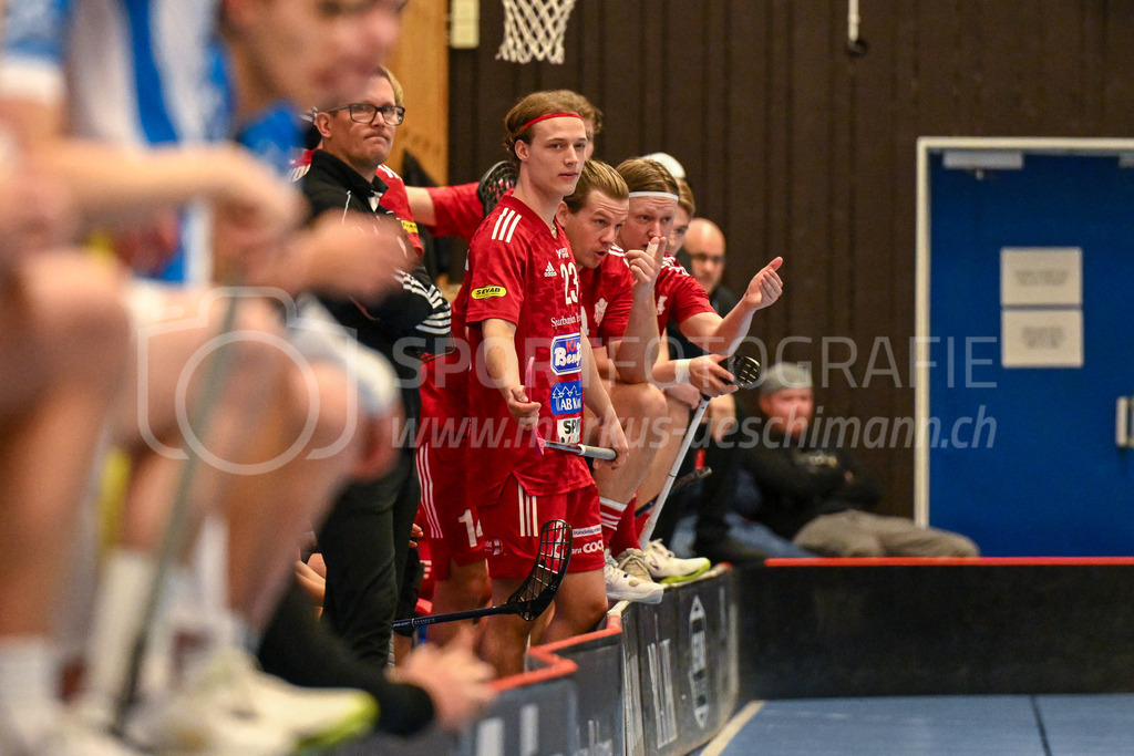 Strängnäs IBK vs FBC Kalmarsund Ungdom - 6. =January= 2024 | Strängnäs IBK vs FBC Kalmarsund Ungdom
Thomas Arena, Strängnäs
Hampus Grundel (#23 Strängnäs IBK) and other Strängnäs players.
Bild: Sportfotografie Markus Aeschimann | www.markus-aeschimann.ch - Realisiert mit Pictrs.com