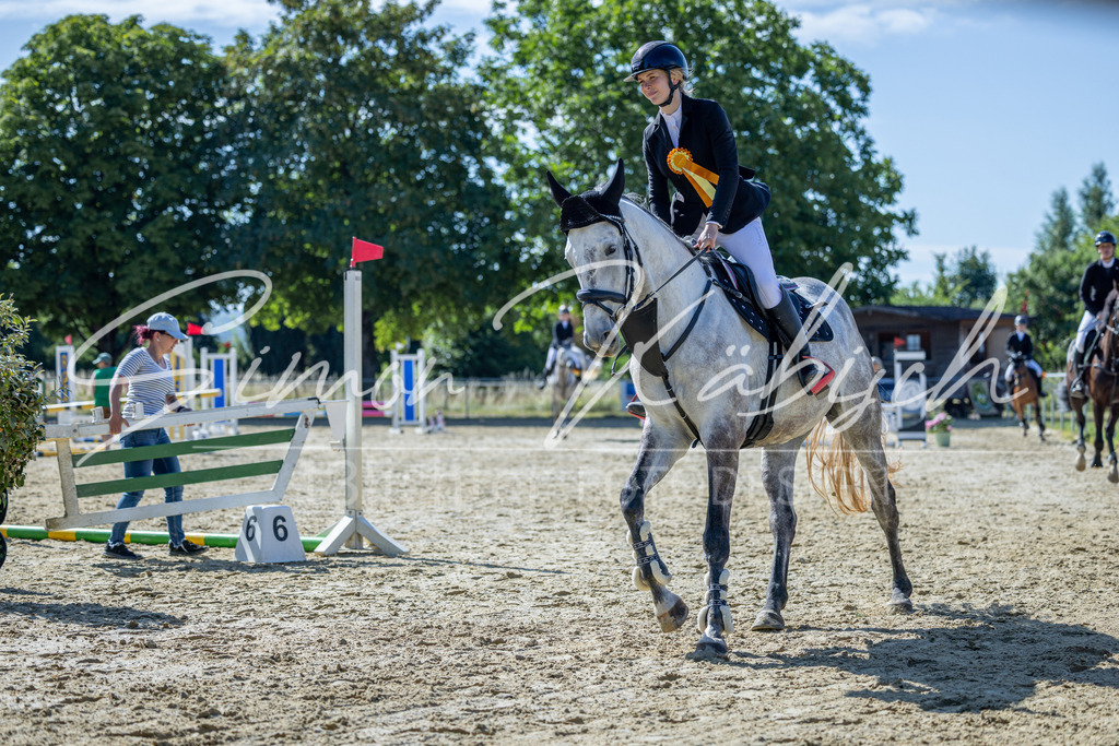 20260704-_3LI7417 | Tierfotografie Pferde, Hunde, Katzen, Haustiere.
Turnierfotografie Reitturniere, Reiten, Springreiten, Dressur in Hanau, dem Main-Kinzig-Kreis und dem Rhein-Main- Gebiet um Frankfurt