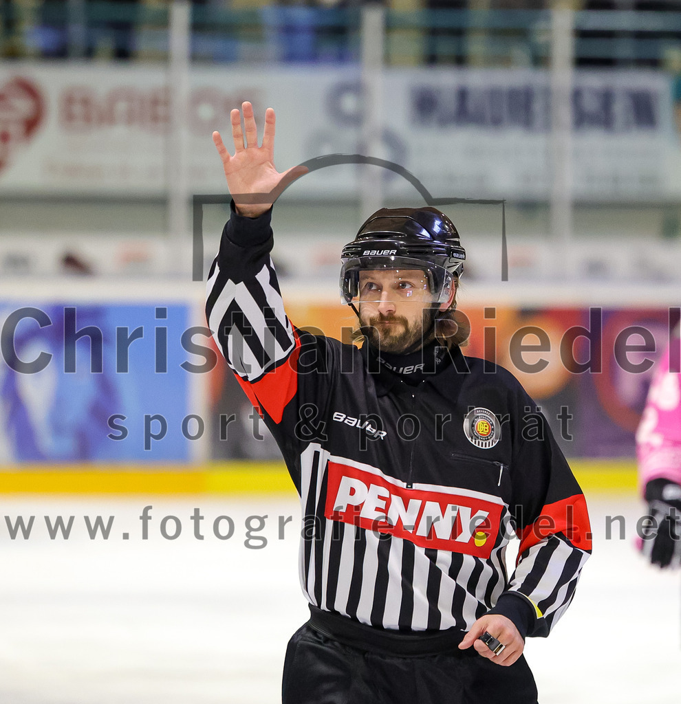 2025-10-05_102_TSV_Erding_gegen_Heilbronner_Falken | Erding, Deutschland, 05.10.2025:Eishockey, Oberliga Süd 2025 / 2026, 6. Spieltag, TSV Erding gegen Heilbronner Falken, Endergebnis: 3:1Foto: Christian Riedel / fotografie-riedel.net