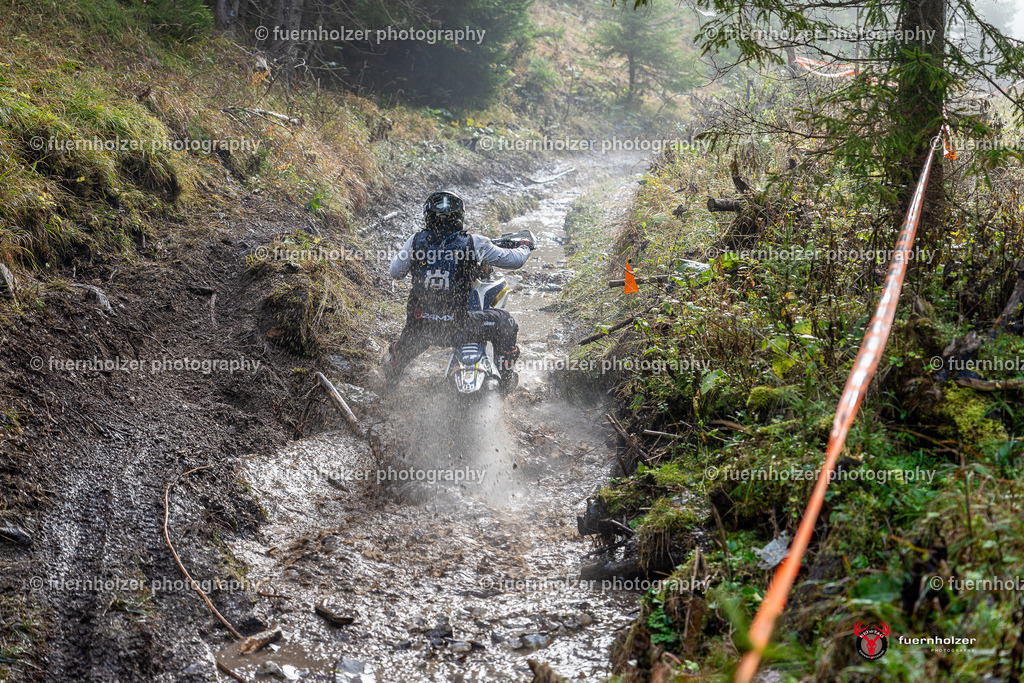fuernholzer_241026-C1-30 | Fotografische Impressionen von der Red Stag Enduro Extreme by fuernholzer-photography.com. Endurosport in Österreich fotografisch festgehalten von fuernholzer. Auftragsfotografie für Private, Gewerbefotos und Industriefotografie. Eventfotografie, Sportfotografie und Motorsportfotografie. Anbieter von Fotoworkshops, Fototraining, fotografischen Vorträgen und Fotoseminaren.