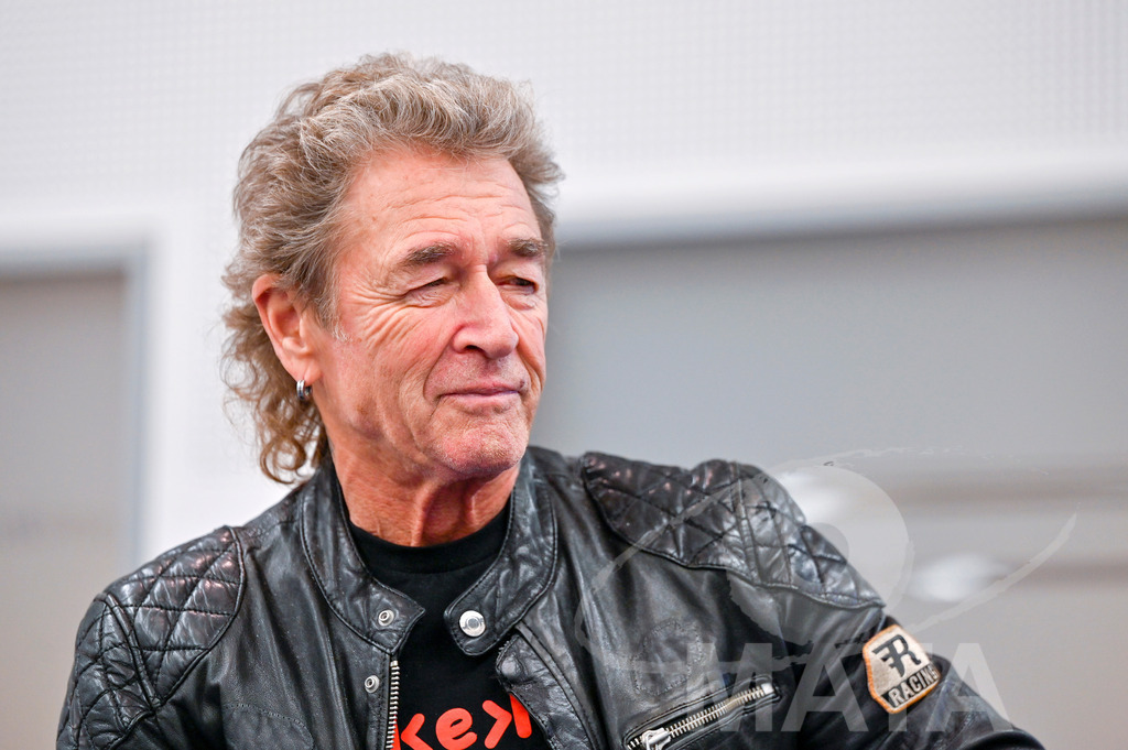_DWI1773 | Peter Maffay bei Presse Konferenz auf der Stand Play Mobil bei der Spielwarenmesse in Messe Nürnberg. Nürnberg, 31.01.2023 - Realisiert mit Pictrs.com