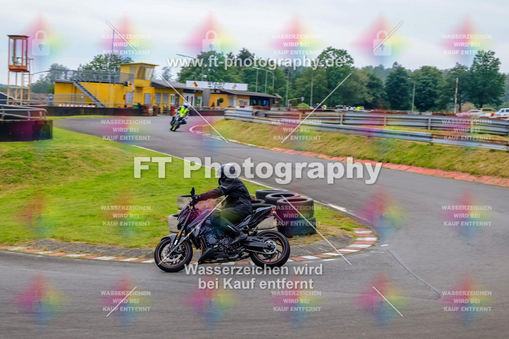 OBK-5844 | Hier findet Ihr Bilder von Touristenfahrten auf der Nürburgring Nordschleife oder von anderen Veranstaltungen die ich besucht habe. Viel Spass beim Durch Schauen 