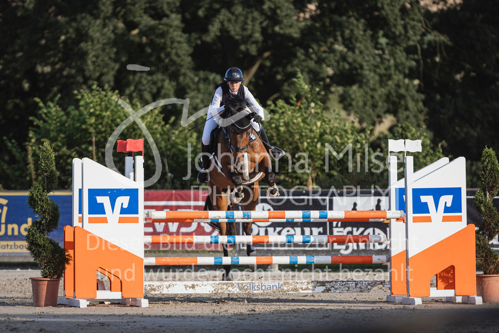 240628_LüPfSpTa_L-Spr-356 | Deine schönsten Turniermomente als professionelle Fotos! Entdecke hochwertige Pferdesport-Fotografie im Online-Shop. Jetzt Fotos finden & bestellen!