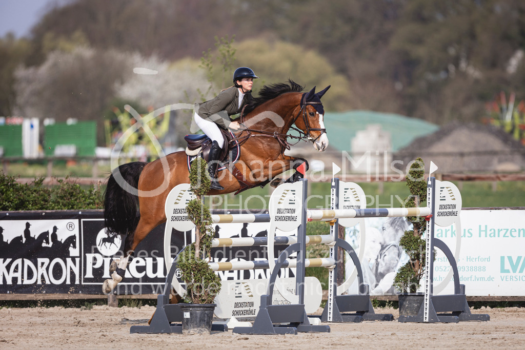 250416_M2-Springen-475 | Deine schönsten Turniermomente als professionelle Fotos! Entdecke hochwertige Pferdesport-Fotografie im Online-Shop. Jetzt Fotos finden & bestellen!