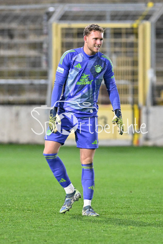 FC Bayern Amateure - TSV Schwaben Augsburg | im bild Daniel PERETZ (FC Bayern München II #1) in Aktion / Freisteller / Einzelfoto / Regionalliga Bayern: FC Bayern Muenchen II - TSV Schwaben Augsburg, Gruenwalder Stadion am am 25.10.2024