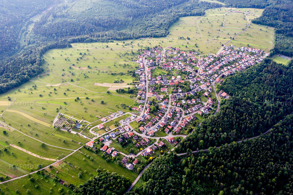 Luftbild: Ortsansicht im Ortsteil Schielberg in Marxzell im Bundesland Baden-Württemberg in Deutschland.Foto: IMG_079718.jpg vom 31.05.2015 durch Werner Riehm/FLY-FOTO.deAuflösung des Originals: 5085 x 3390 px