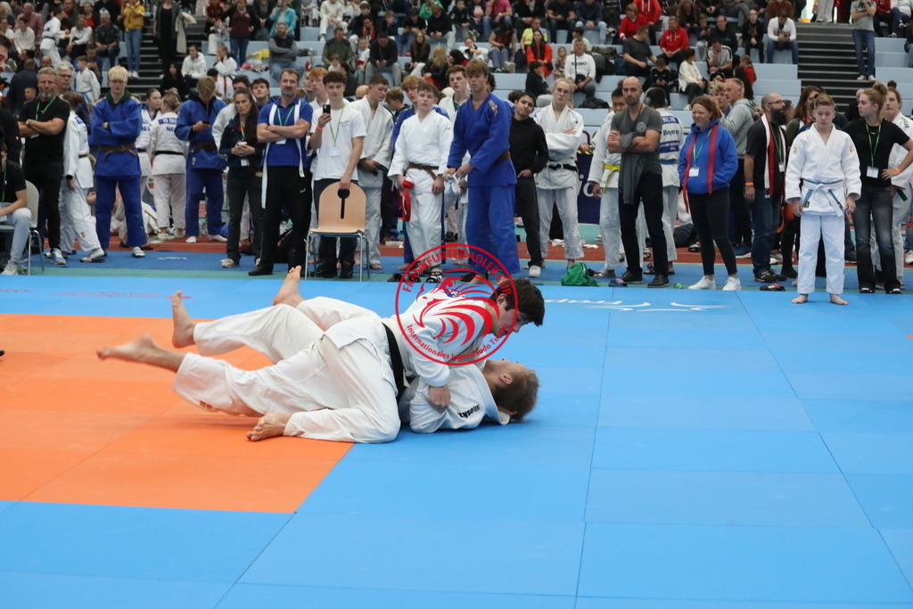 1J7A3079 | Fotos vom Adler Cup - Pictures from Adler Cup

Hier findet Ihr alle Eindrücke und großen Momente der Adler Cup Wochenenden. Here you will find all impressions and great moments of the Adler Cup weekends. - Realisiert mit Pictrs.com