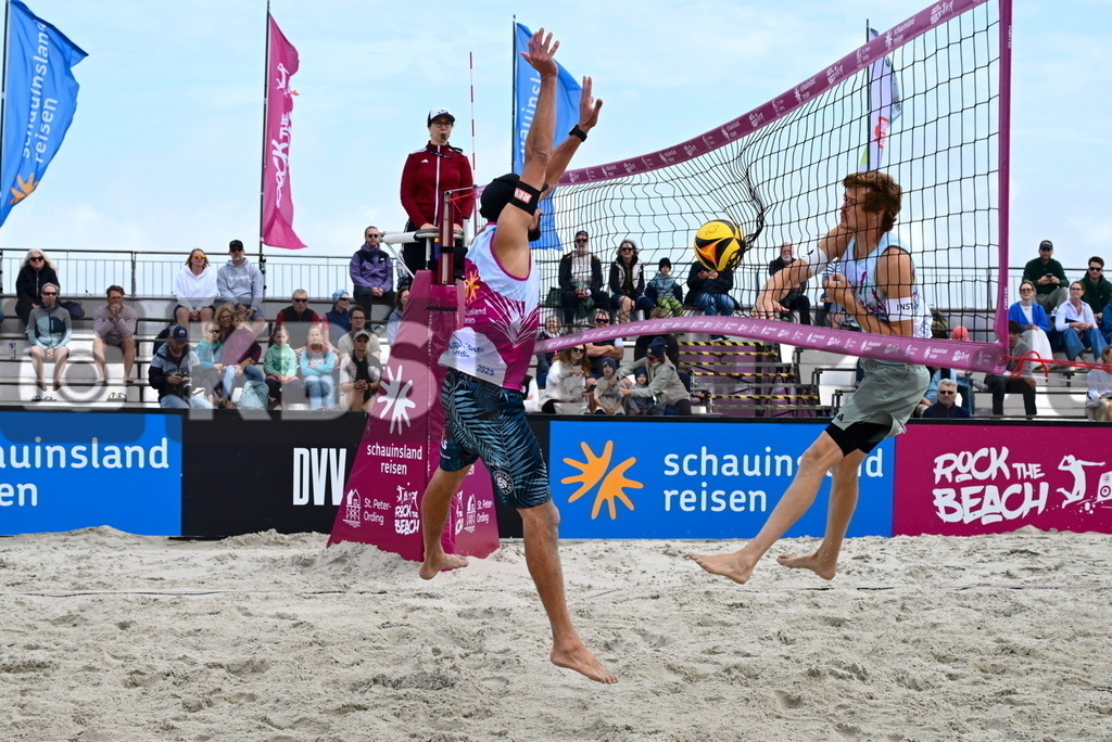 KBS Picture_Rock-The-Beach_Beachvollyball_079 | v.l. Erdmann Jonathan (1. Beachclub Kiel) , Wolf Peter (TuSA 06 Duesseldorf) ,Rock the Beach - die Nationale Beach-Vollyball Serie mit Festival-Charakter auf der Sandbank Strand in Ording vom 04.07. - 06.07.2025 , Qualifikation zur Deutschen Meisterschaft , - Realisiert mit Pictrs.com
