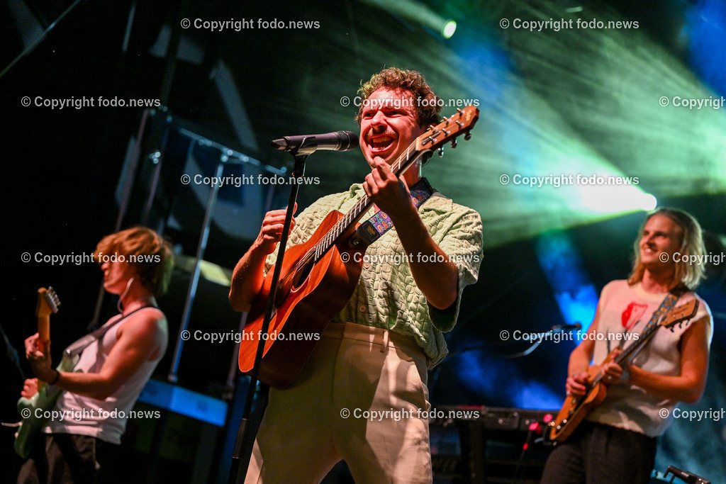 Posthof_ Julian le Play_ Open Air Konzert_ 25.08.2023-25 | 25.08.2023, Linz, AUT, Posthof, Open Air Konzert, im Bild Julian le Play (oesterreichischer Pop-Saenger, Songwriter), Rauschen Tour