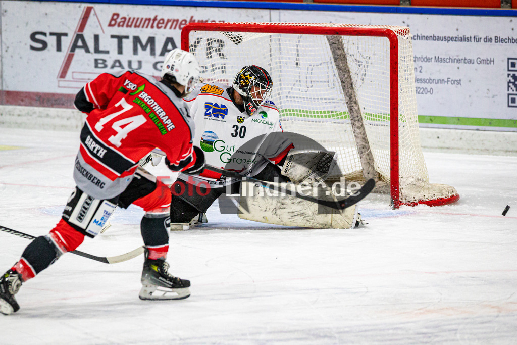 TSV Peißenberg Miners vs Legenden 20 TSV Peißenberg | TSV Peißenberg Legenden 20 Jahre Bayernliga, TSV Peißenberg Miners vs Legenden 20 TSV Peißenberg,Felix Barth (Legenden 30) in Aktion,2024-09-13 in Peißenberg (Eisstadion)Felix Barth (Legenden 30)Copyright: WolfgangxLindner 