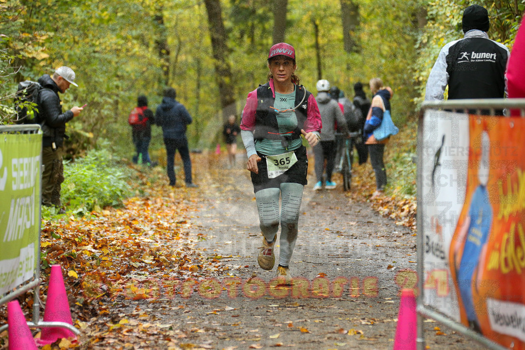 251026_1321_EX1_3246 | Sportfotografie im Rhein-Sieg Kreis, Köln, Bonn, NRW, Rheinland Pfalz, Hessen, etc. Unser Tätigkeitsfeld umfasst den Laufsport vom Volkslauf über den Marathon, Duathlon, Triathon bis zum Ultralauf wie Kölnpfad Ultra oder Schindertrail.
